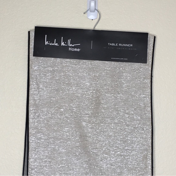 Nicole Miller Halloween Table Runner 14”x72” Pumpkins Bats - Picture 3 of 3